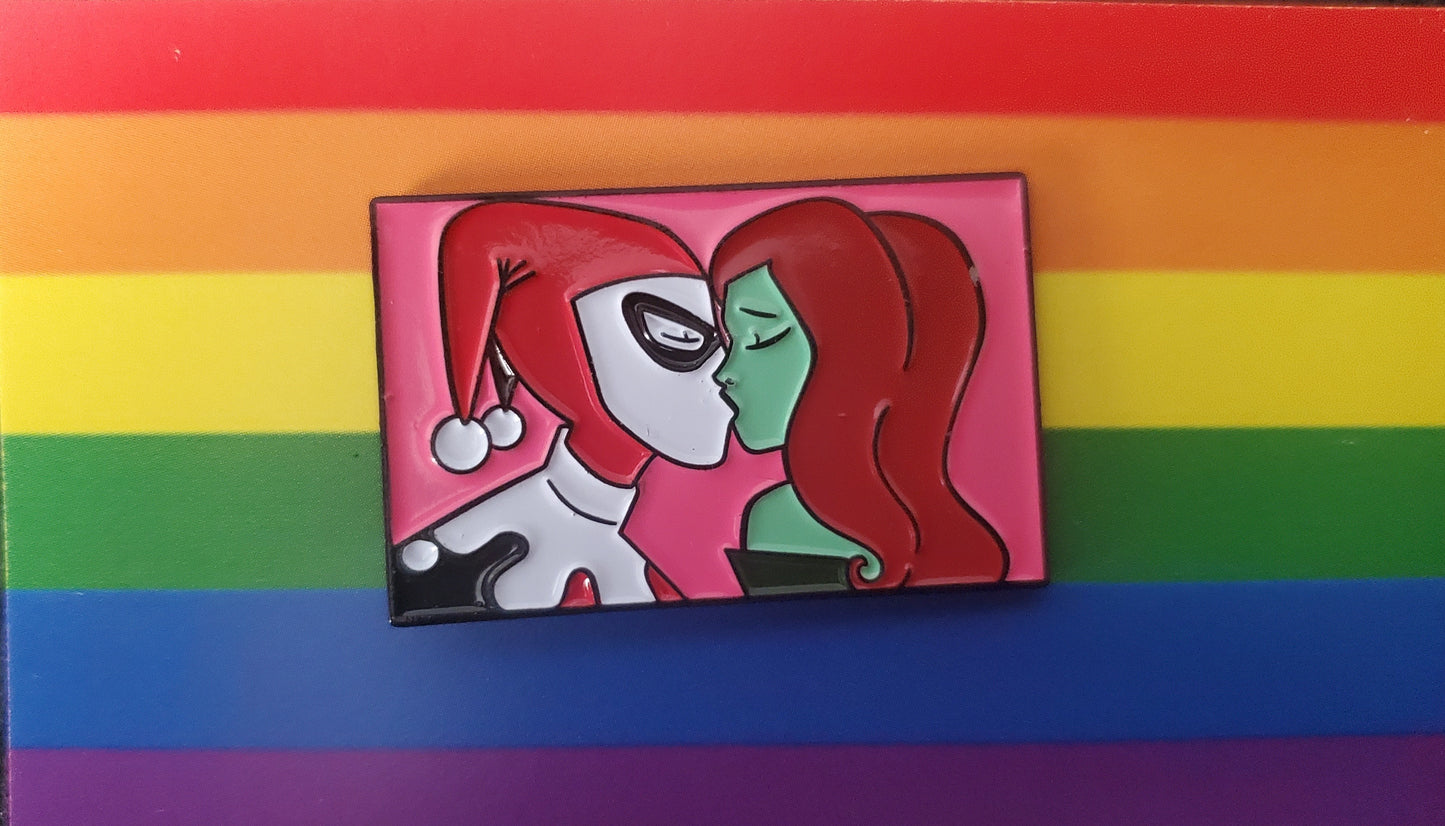 Enamel Pin: Harley x Poison Ivy Kiss