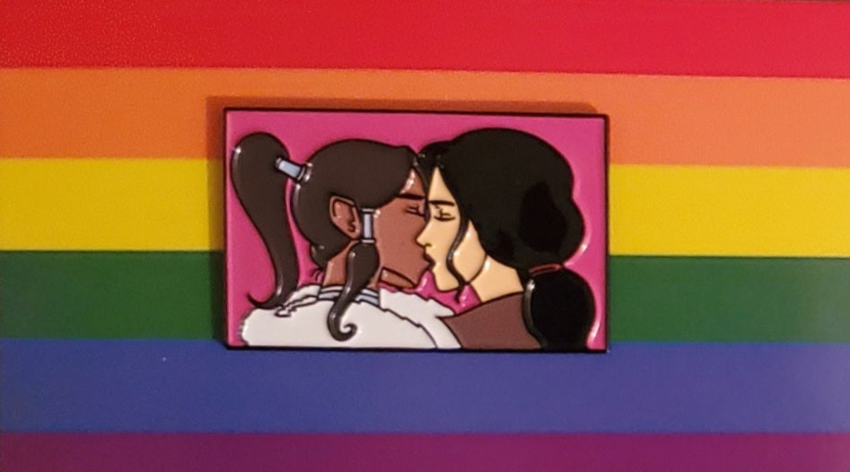Enamel Pin: Legend of Korra - Korra x Asami Kiss