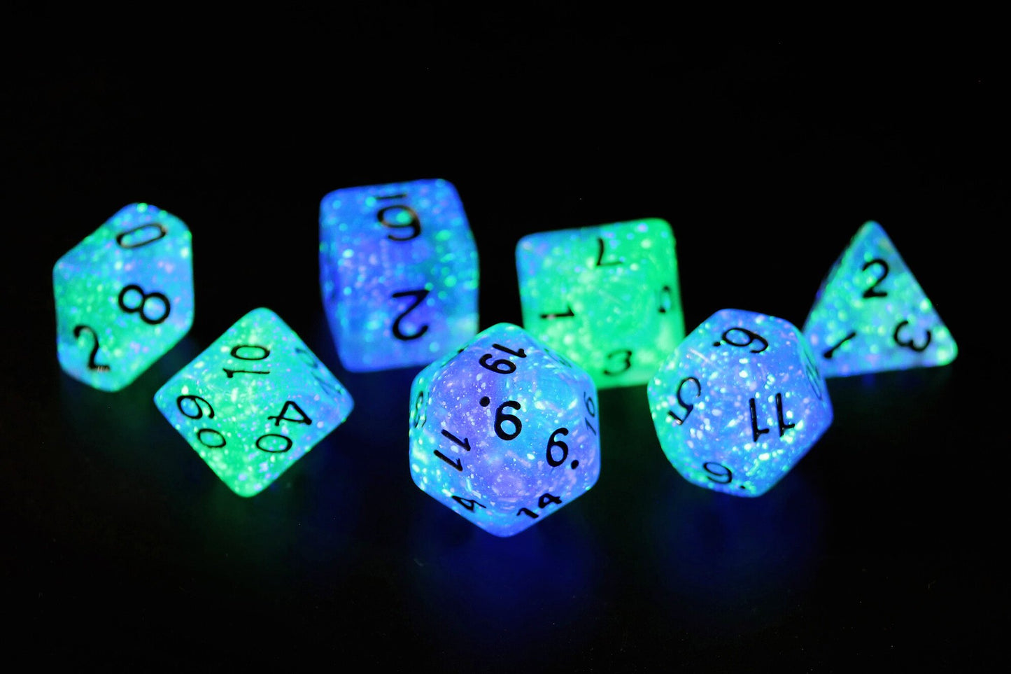 Sirius Dice Set: Peacock Glowworm