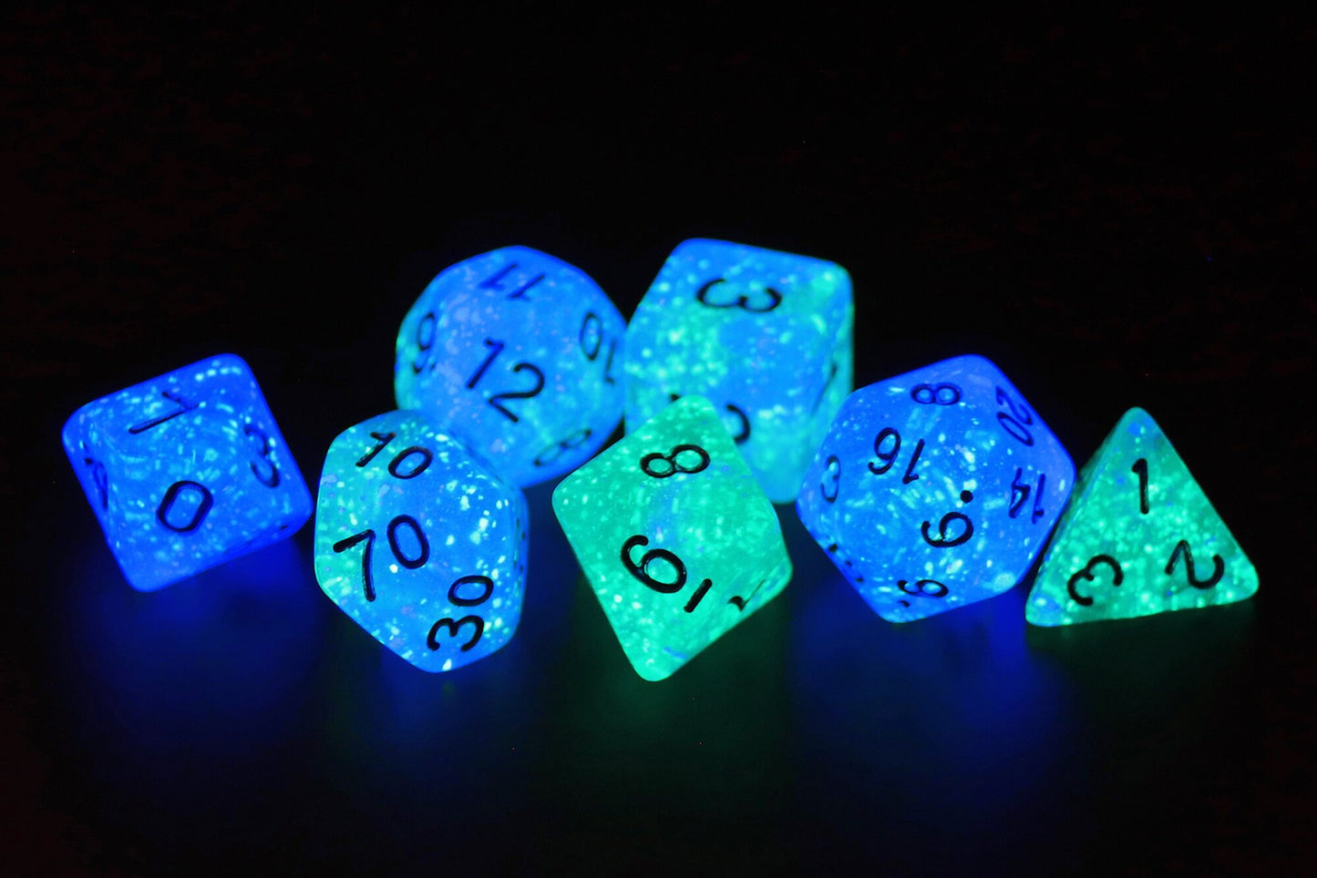 Sirius Dice Set: Frosted Glowworm